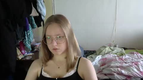 Olivia online show from 07/17/26, 05:14
