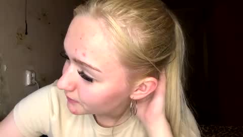 Snapshot of willettealfiero chatting on 04/20/26, 03:26 Sophia online show from 04/20/26, 03:26