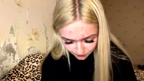 Snapshot of willettealfiero chatting on 04/22/26, 04:30 Sophia online show from 04/22/26, 04:30