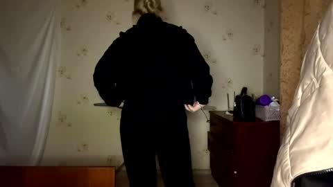 Snapshot of willettealfiero chatting on 04/28/26, 03:50 Sophia online show from 04/28/26, 03:50