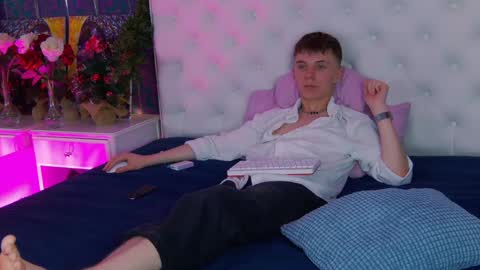 Snapshot of william_ross chatting on 01/09/25, 11:25 will online show from 01/09/25, 11:25