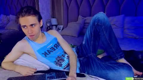 William online show from 11/25/25, 03:06