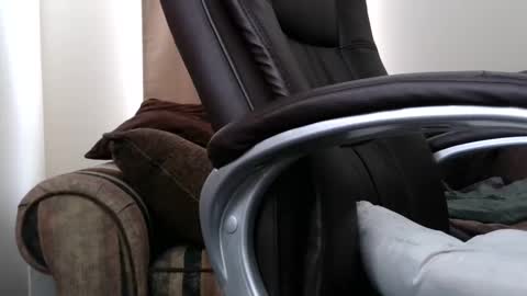 Snapshot of willied1985 chatting on 09/27/25, 08:47 willy d bbc uncut bigdick edging online show from 09/27/25, 08:47