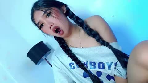 LE XI online show from 03/18/26, 03:15