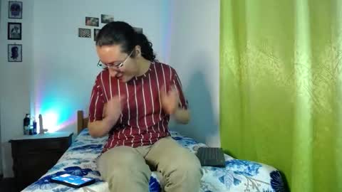 Snapshot of willmonkey chatting on 11/09/25, 01:26 willmonkey online show from 11/09/25, 01:26