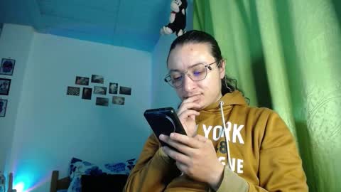 Snapshot of willmonkey chatting on 11/14/25, 06:56 willmonkey online show from 11/14/25, 06:56