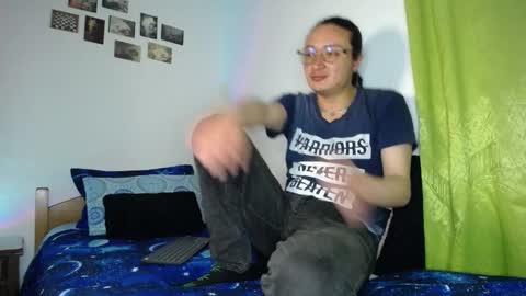 Snapshot of willmonkey chatting on 11/30/25, 04:05 willmonkey online show from 11/30/25, 04:05