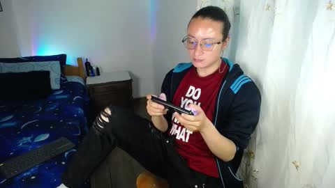 Snapshot of willmonkey chatting on 02/14/26, 05:04 willmonkey online show from 02/14/26, 05:04