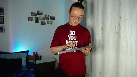 Snapshot of willmonkey chatting on 02/15/26, 07:51 willmonkey online show from 02/15/26, 07:51