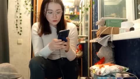 Snapshot of willodeanheitner chatting on 02/19/26, 09:00 Phoebe online show from 02/19/26, 09:00