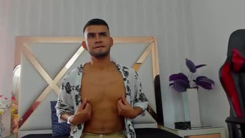 WillSainz online show from 12/22/25, 08:06