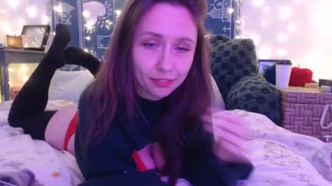 Eevie online show from 12/19/24, 12:13