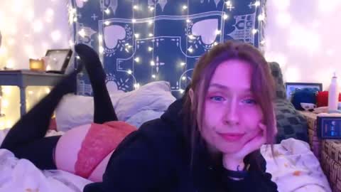 Eevie online show from 12/28/24, 01:29