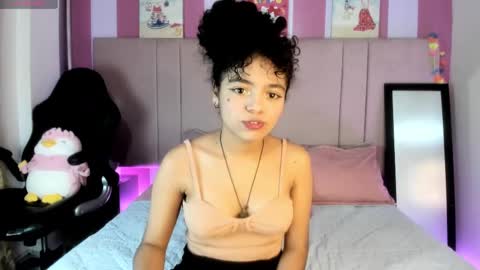  Winnifer Gonzalez  online show from 03/12/25, 03:35