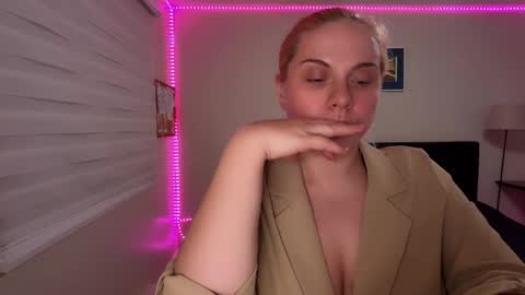 Winter Miracle online show from 12/17/25, 07:03