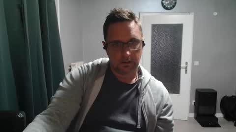 Snapshot of wirzwei8883 chatting on 06/02/26, 06:10 Dirty online show from 06/02/26, 06:10