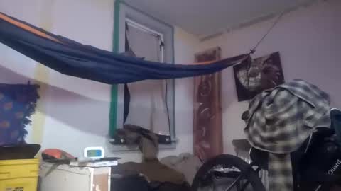 Hippieinwis online show from 10/26/25, 02:17