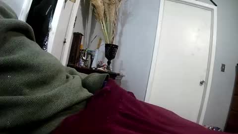 Snapshot of wisheyeknew2 chatting on 12/17/25, 09:26 wisheyeknew2 online show from 12/17/25, 09:26