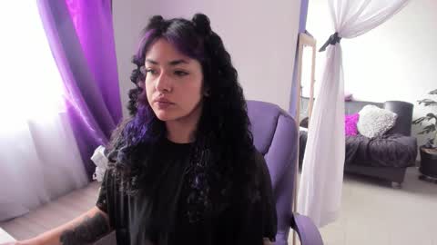     Luna Violeta  A r t i s t  online show from 10/01/25, 03:51