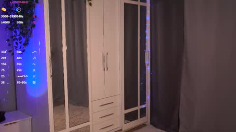 Snapshot of with_my_bae chatting on 10/14/25, 07:47 Hollis online show from 10/14/25, 07:47