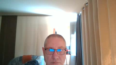 Snapshot of wixer1970 chatting on 07/05/26, 12:12 wixer1970 online show from 07/05/26, 12:12