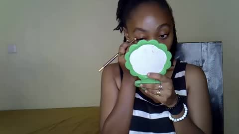 girlie o online show from 01/28/25, 09:50