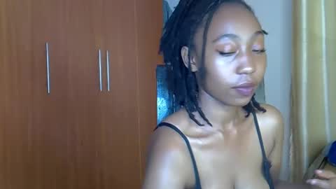 girlie o online show from 02/10/25, 03:35