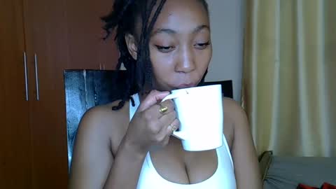 girlie o online show from 02/18/25, 04:15