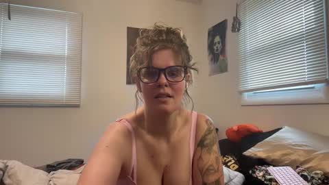 Moth online show from 02/06/25, 05:09