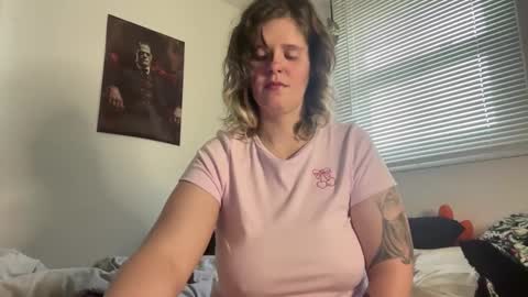 Moth online show from 02/12/25, 04:22