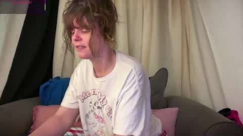 Snapshot of wldntulik2no chatting on 06/23/26, 02:59 Moth online show from 06/23/26, 02:59