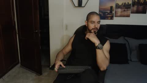 Snapshot of wncmodels chatting on 01/07/25, 01:38 Magnus Dark independent model online show from 01/07/25, 01:38