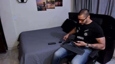 Magnus Dark independent model online show from 06/04/26, 03:56