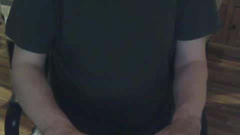 Snapshot of wobble444 chatting on 06/20/26, 01:41 wobble444 online show from 06/20/26, 01:41