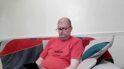Snapshot of wobble444 chatting on 07/05/26, 09:33 wobble444 online show from 07/05/26, 09:33