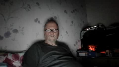 Snapshot of wobble444 chatting on 07/29/26, 01:15 wobble444 online show from 07/29/26, 01:15