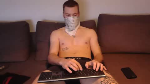 wolf021221 online show from 04/10/26, 09:14