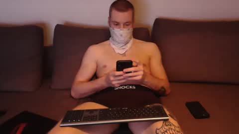 wolf021221 online show from 04/15/26, 08:31