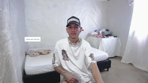 wolf_walker online show from 12/03/25, 09:35