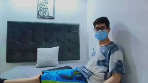  W O L F  online show from 02/11/25, 02:24