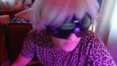 wolfgamer44 online show from 11/19/25, 09:59