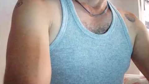 Snapshot of wolfofsea chatting on 10/04/25, 12:30 Luis online show from 10/04/25, 12:30