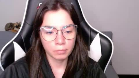 Snapshot of wolfs_daughter chatting on 04/28/26, 01:59 Alex online show from 04/28/26, 01:59