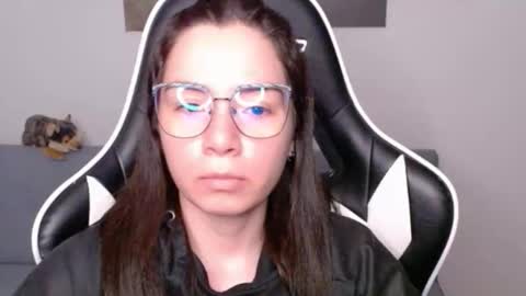 Snapshot of wolfs_daughter chatting on 05/06/26, 01:25 Alex online show from 05/06/26, 01:25