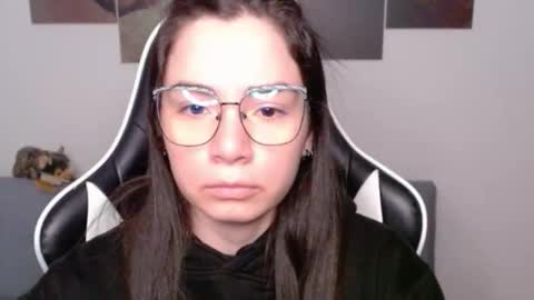 Snapshot of wolfs_daughter chatting on 05/11/26, 01:55 Alex online show from 05/11/26, 01:55