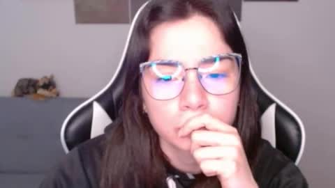 Snapshot of wolfs_daughter chatting on 05/19/26, 01:11 Alex online show from 05/19/26, 01:11