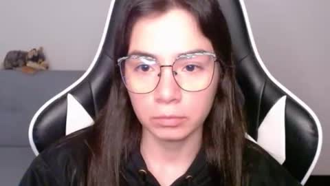 Snapshot of wolfs_daughter chatting on 05/23/26, 02:39 Alex online show from 05/23/26, 02:39