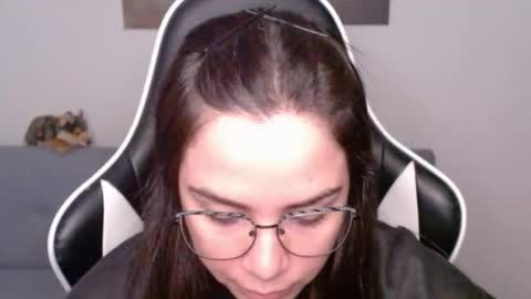 Snapshot of wolfs_daughter chatting on 05/27/26, 02:19 Alex online show from 05/27/26, 02:19
