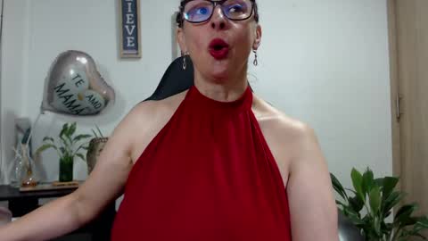 Snapshot of womanhornyx chatting on 05/15/26, 11:23 Womanhornyx online show from 05/15/26, 11:23