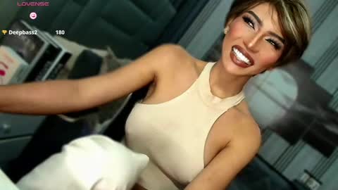 Julia online show from 04/08/26, 11:37